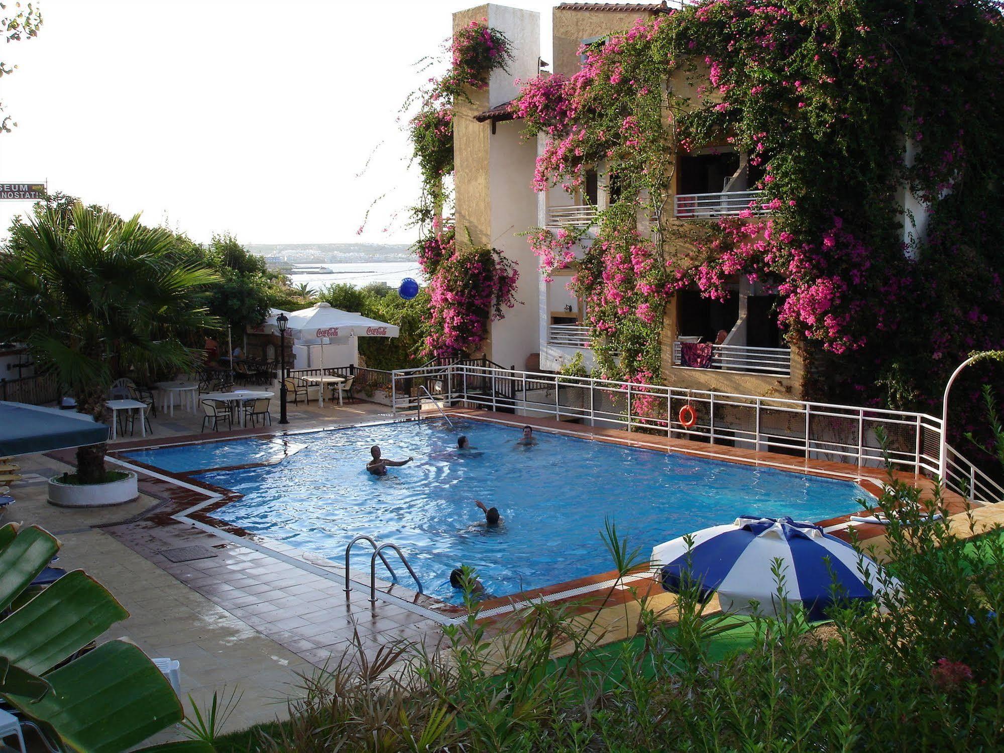 Iliostasi Beach Apartments Hersonissos  Exterior photo