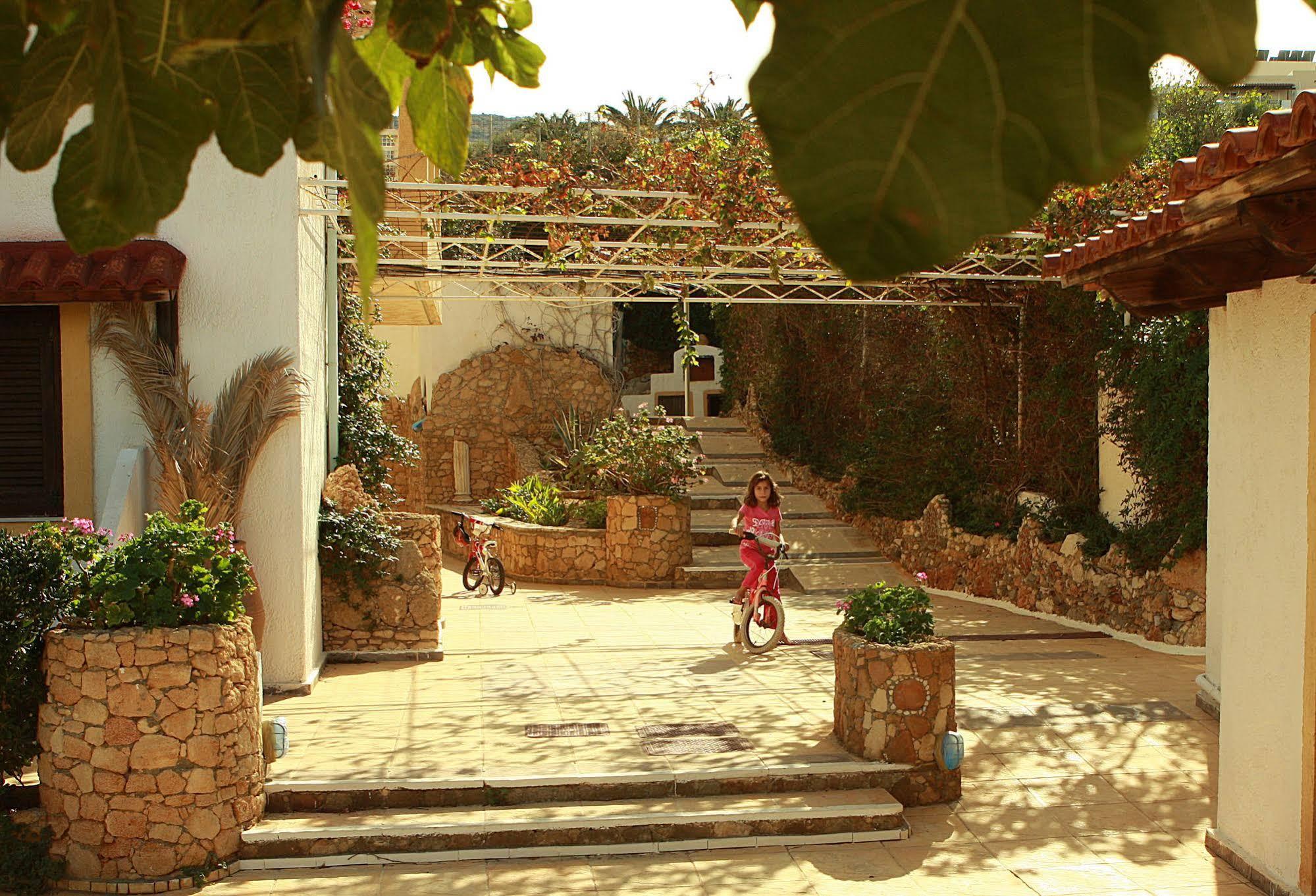 Iliostasi Beach Apartments Hersonissos  Exterior photo
