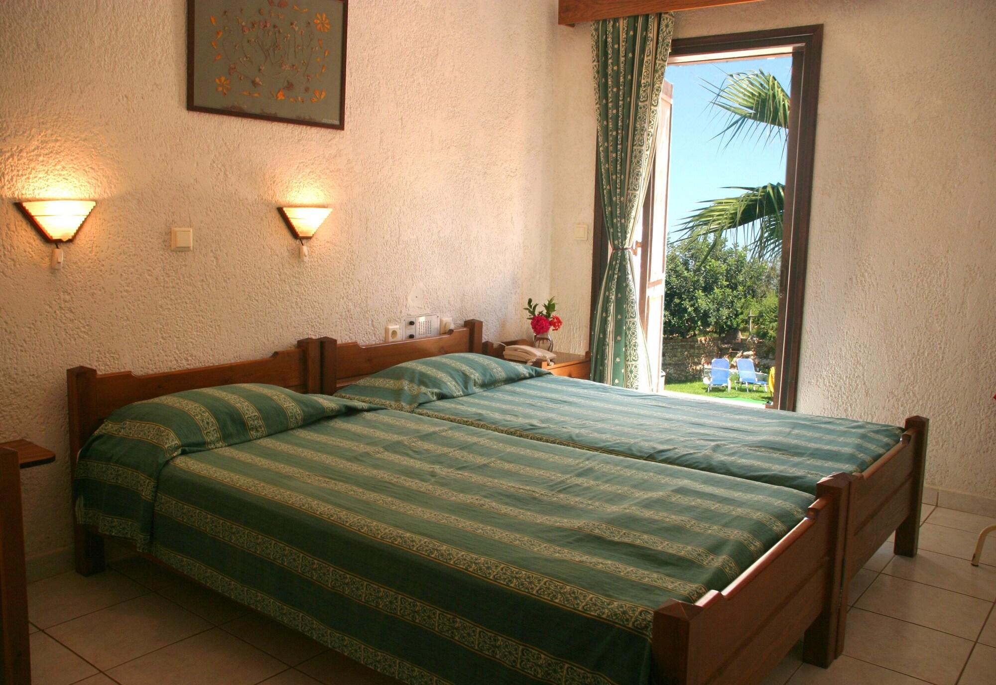 Iliostasi Beach Apartments Hersonissos  Exterior photo